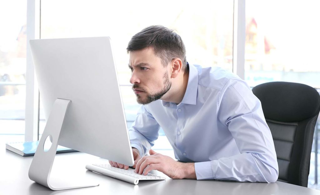 postura corretta computer